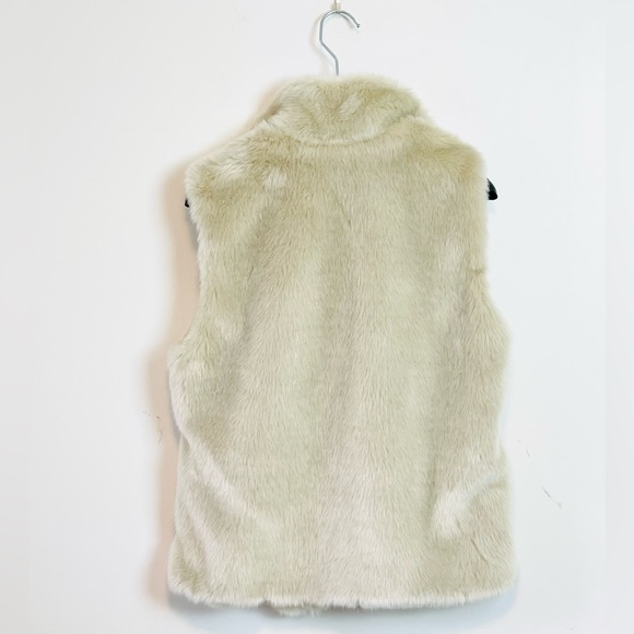 New Dynamite Faux Fur light Beige Vest - Picture 3 of 7